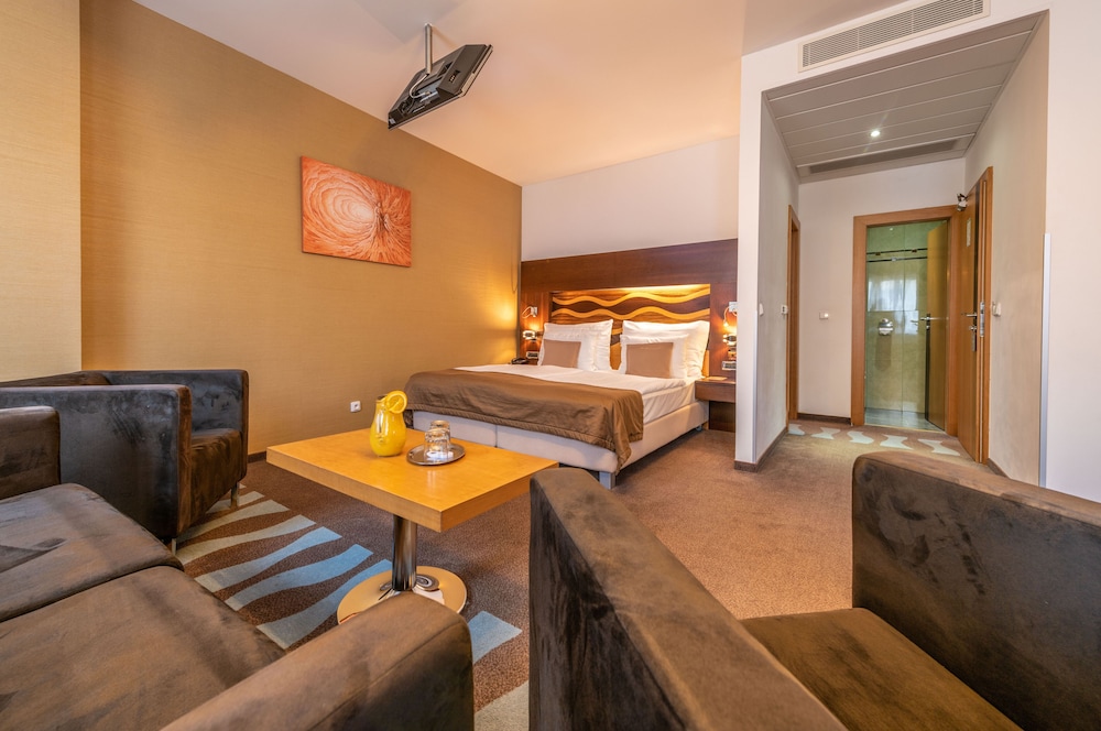 Deluxe Double Room - Photo 2
