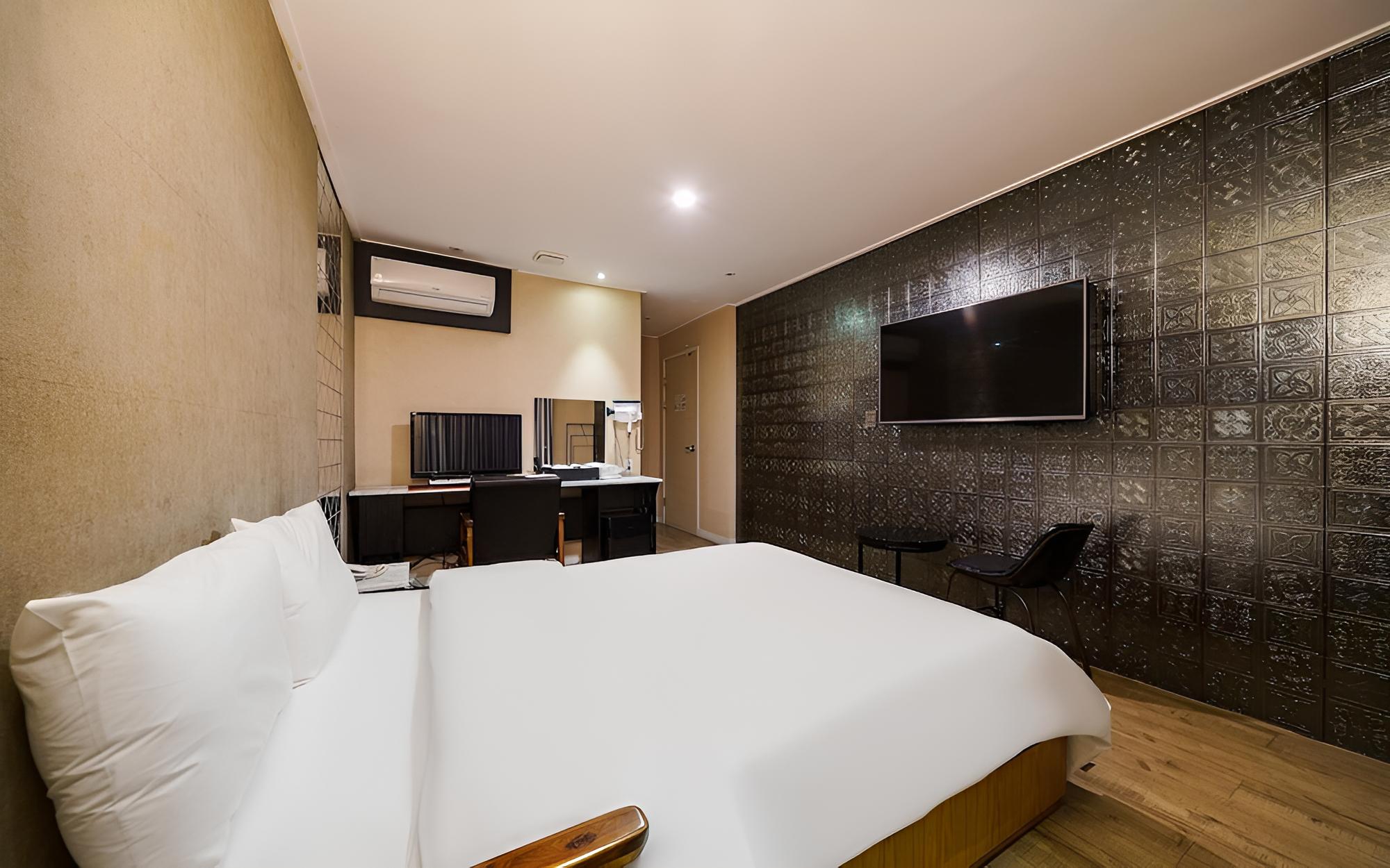 Room (Suite - RTX 2060 1PC (Disney Plus ava) - Photo 2