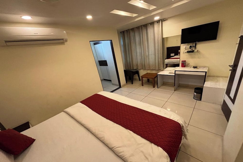 Super Deluxe Room - Photo 10