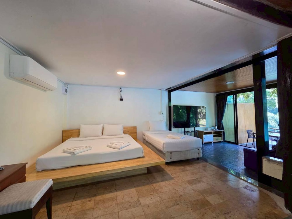 Deluxe Triple Room - Photo 5