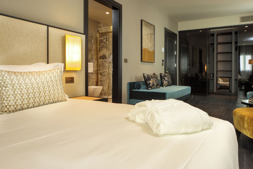 Deluxe Triple Room photo 2