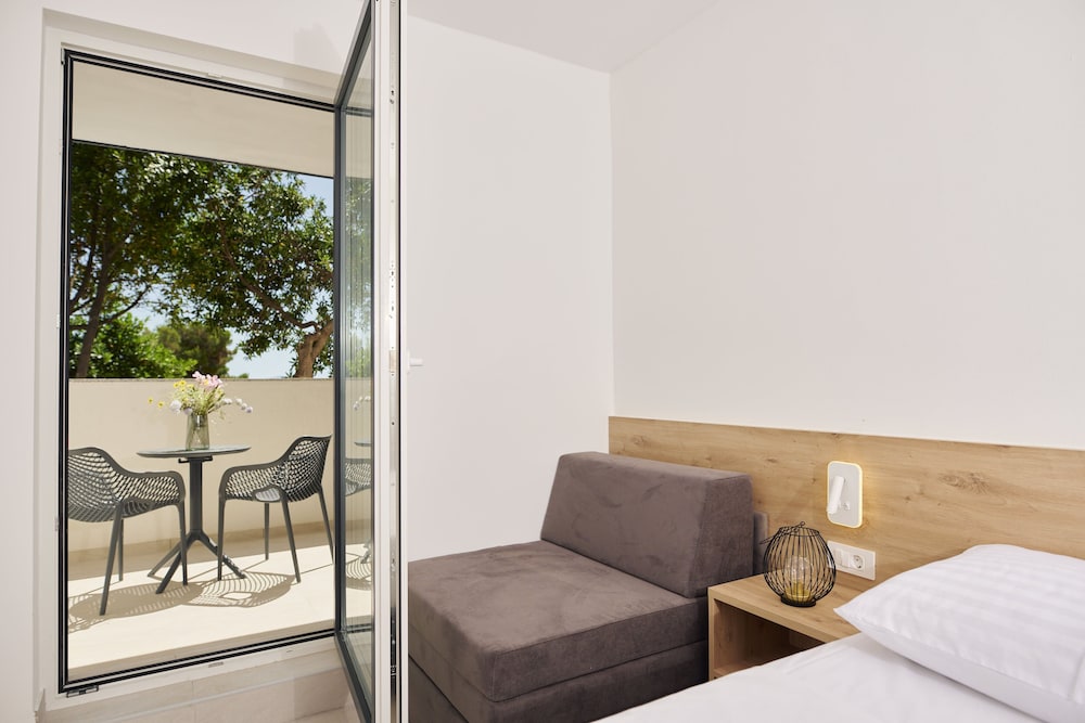 Double/Twin Room with Sea View and Terrace photo 1