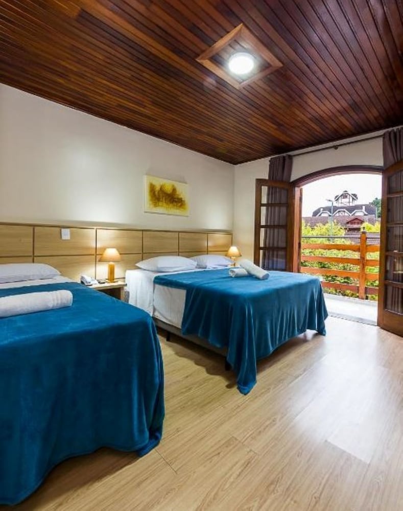 Deluxe Triple Room, City View