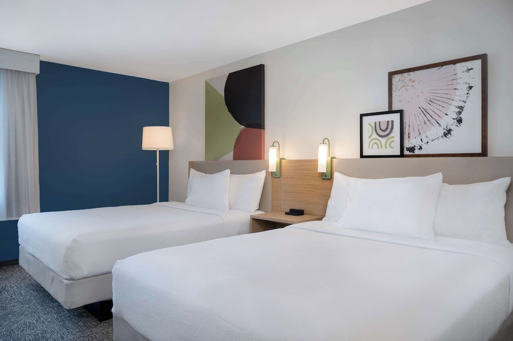 Room, 2 Queen Beds - Photo 4