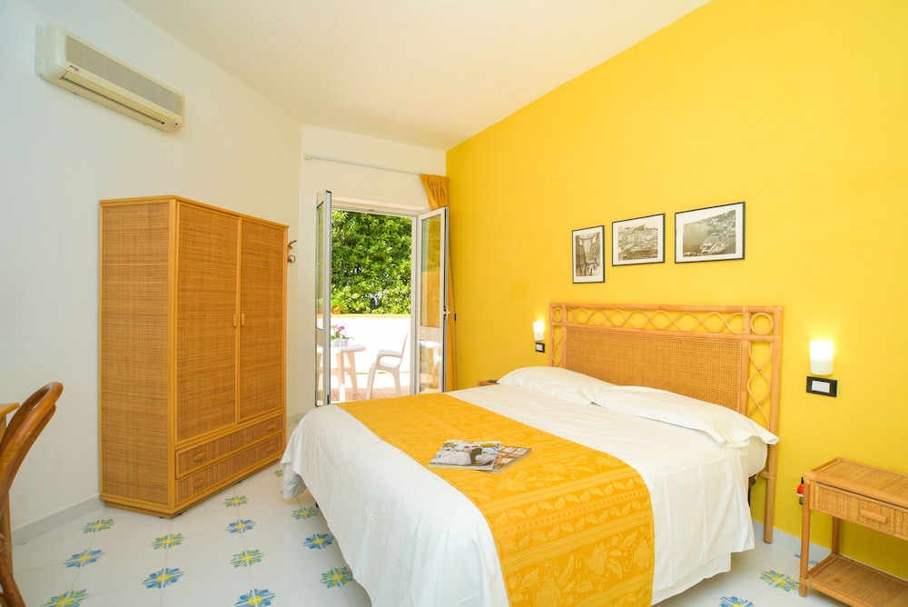 Standard Double Room, Balcony photo 3