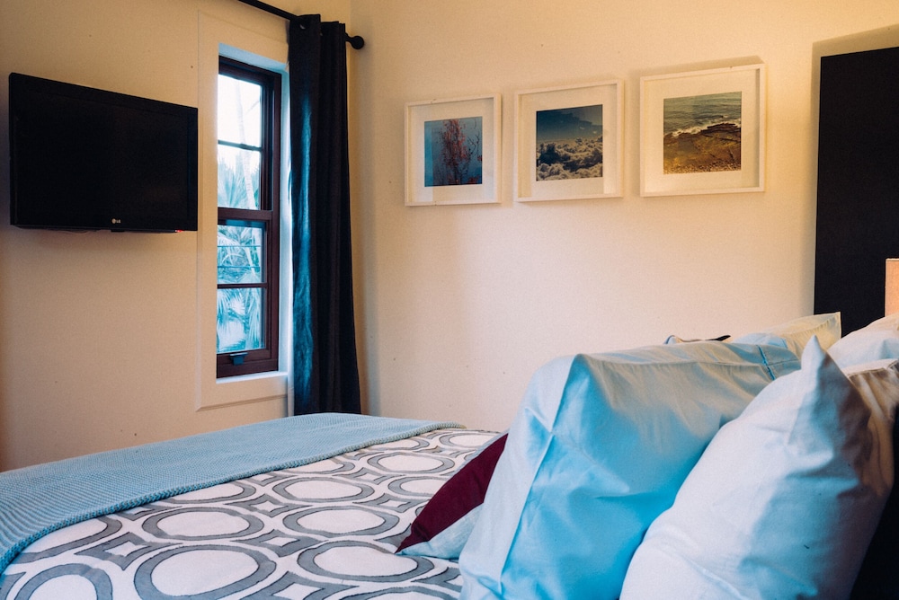 Premier House, 2 Bedrooms, Kitchen photo 3