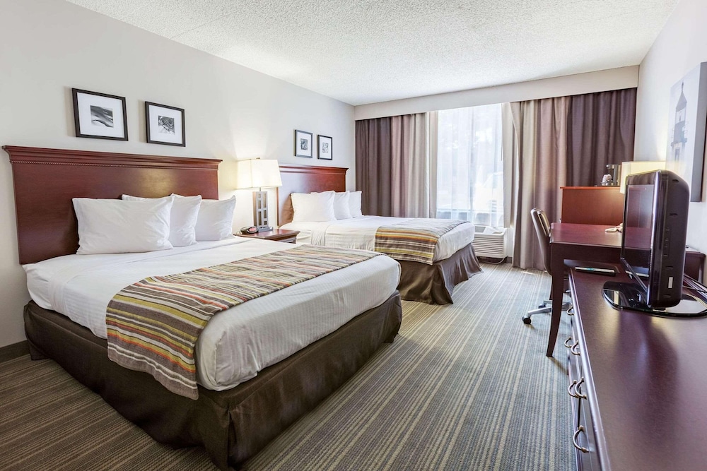Room, 2 Queen Beds, Non Smoking - Photo 1