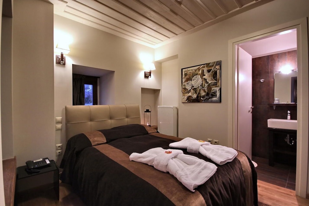 Economy Double Room photo 1