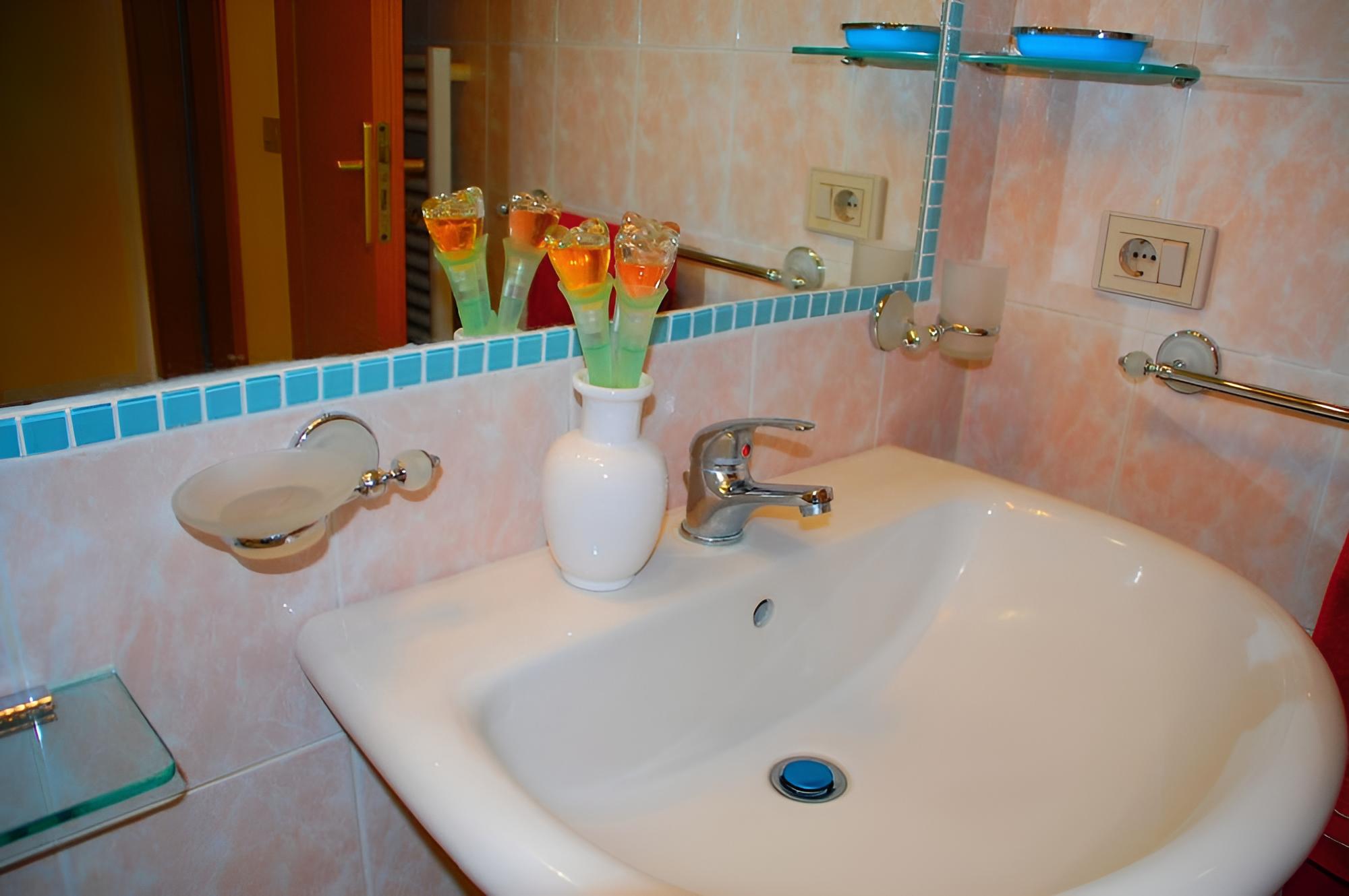Family Apartment, 1 Bedroom, Pool Access, Ocean View photo 2