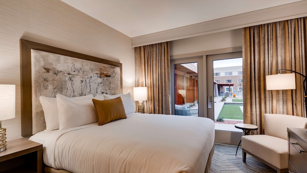 Suite, 1 King Bed, Non Smoking, Patio (with Sofabed) - Photo 1