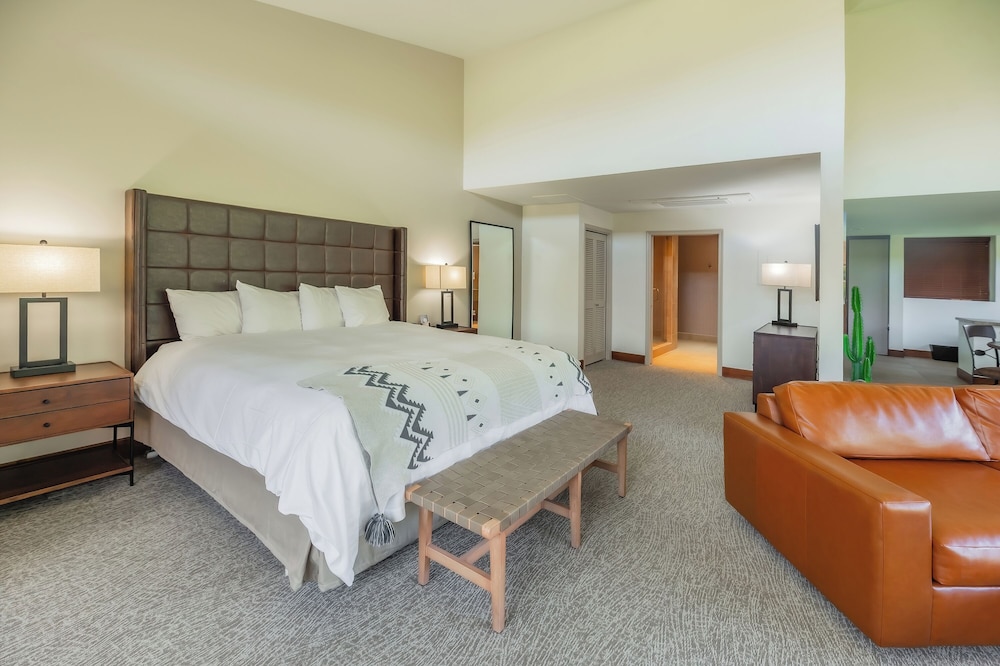 Room, 1 King Bed - Photo 2