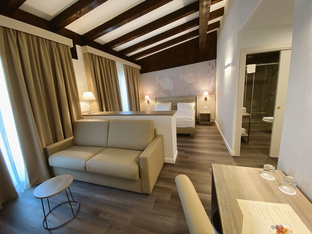 Junior Quadruple Room photo 1