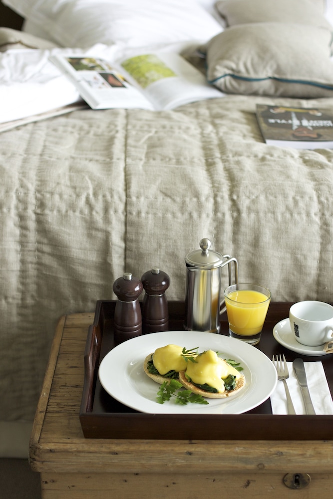 Standard Room, 1 King Bed photo 2
