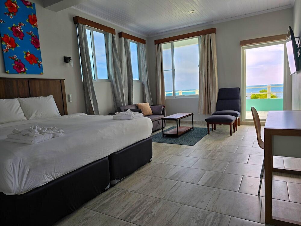 Lush Ocean View Villa photo 1