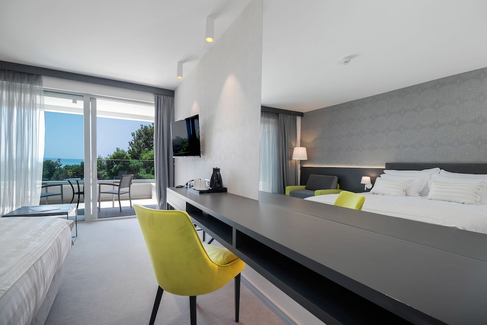 Double Room, Partial Sea View photo 2