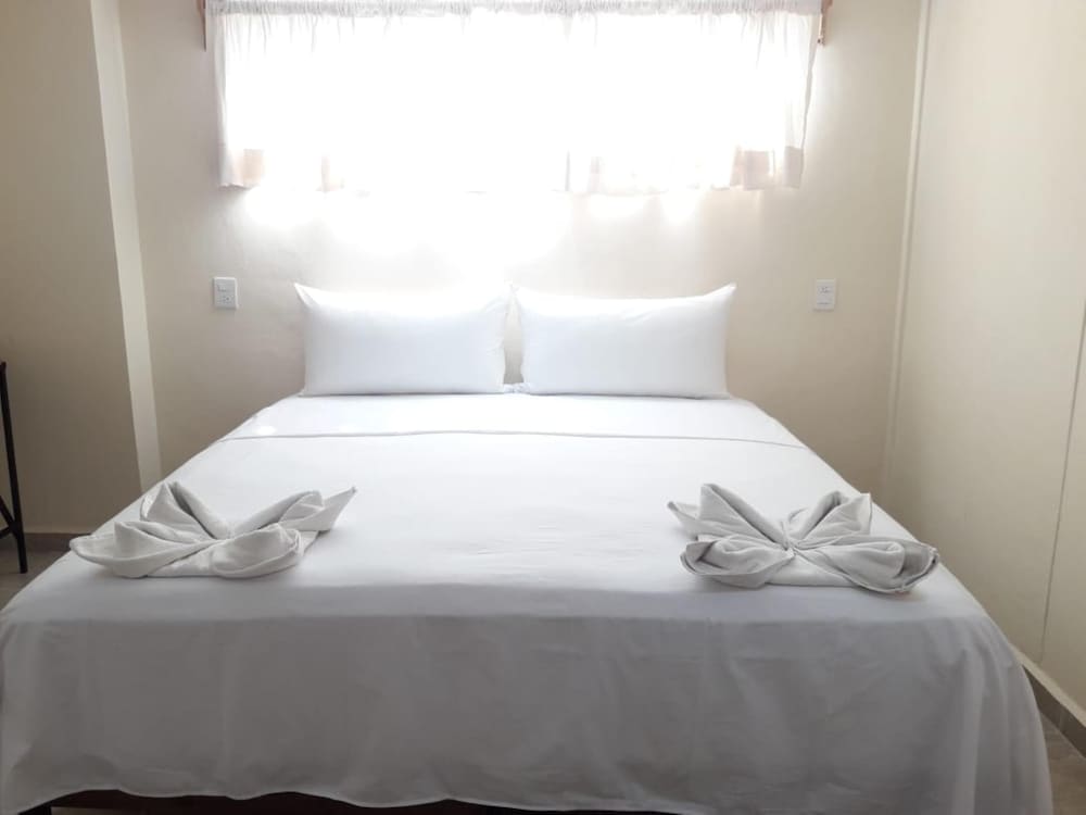 Standard Room, 1 King Bed - Photo 2