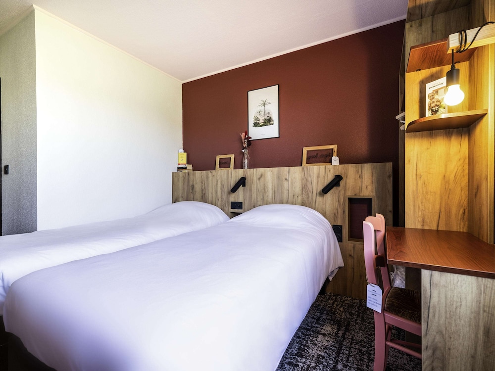 Standard Room, 2 Twin Beds - Photo 1