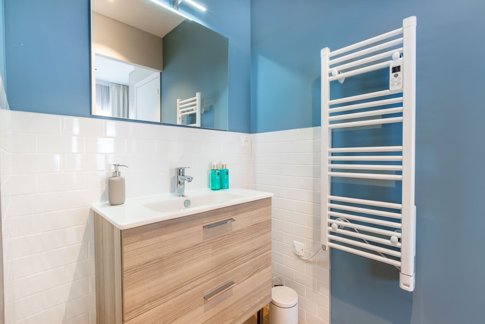 Apartment, Ensuite, City View - Photo 14