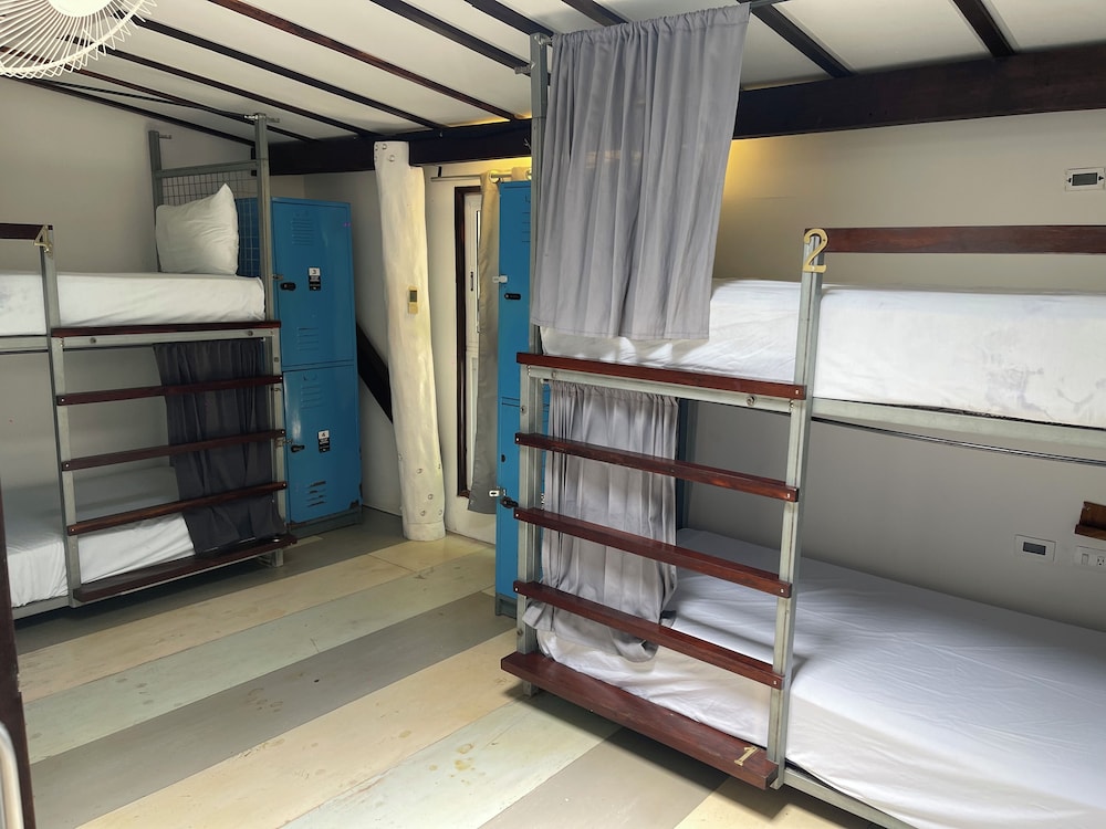 4 Bed Mixed Dorm Ensuite