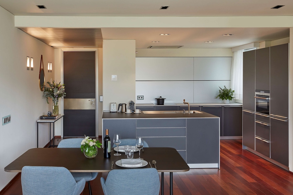 Luxury Apartment, 1 Bedroom thumbnail 5