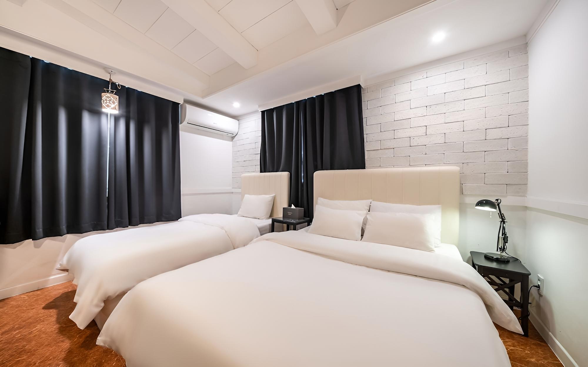 Room (Special room - Twin bed massage chair) photo 1