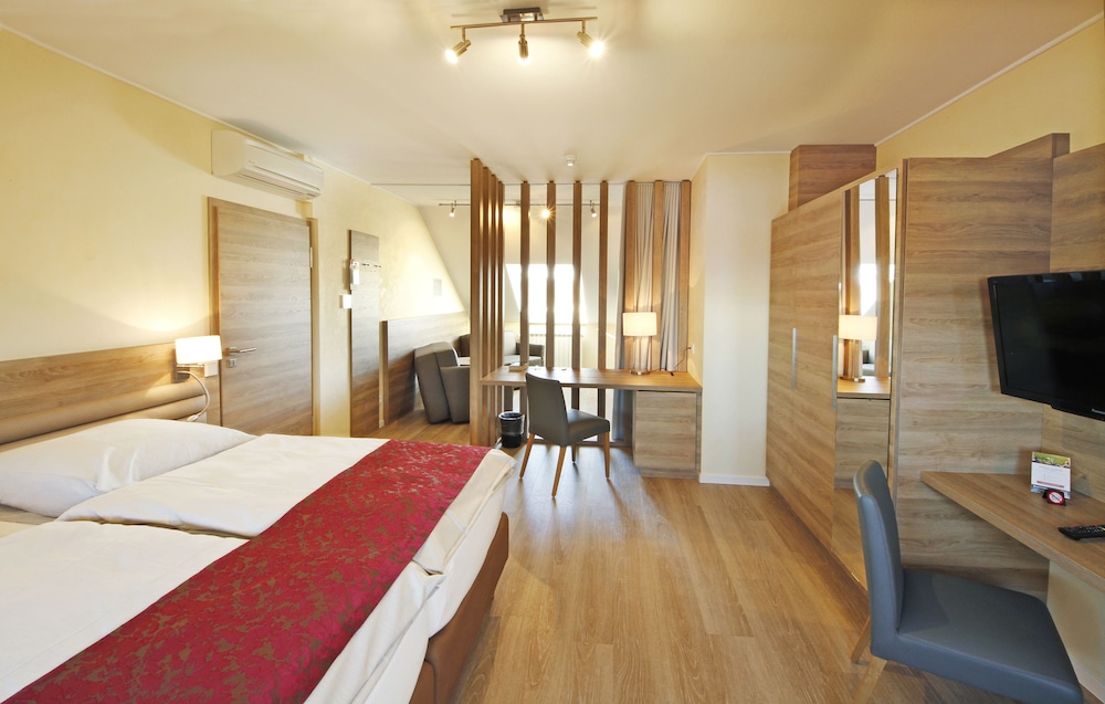 Quadruple Room - Photo 1