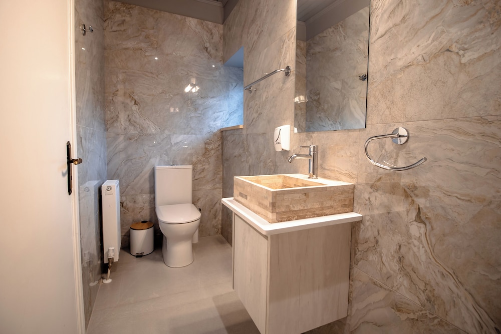 Twin Room, Non Smoking, Private Bathroom photo 2