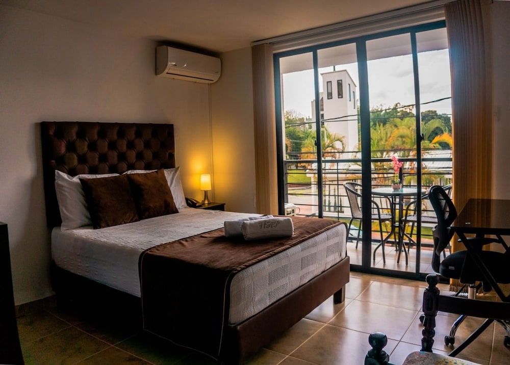 Suite, Balcony photo 1
