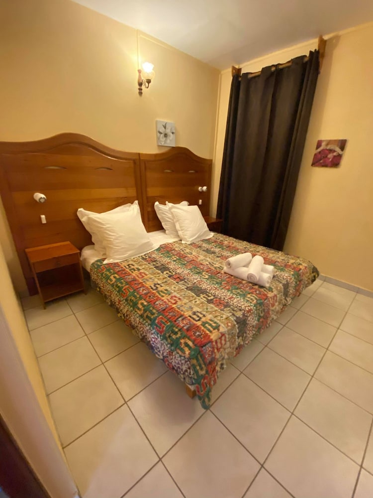 Family Suite, 1 Bedroom, Pool View photo 3