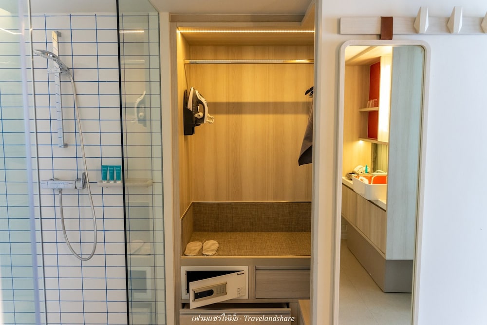 Room, 1 Bedroom, Corner photo 3