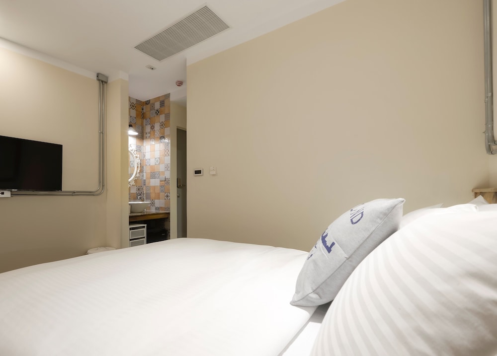 Superior Quadruple Room, Bathtub photo 3