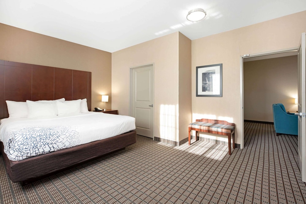 Deluxe Suite, Multiple Beds, Non Smoking photo 1