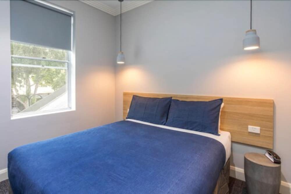 Basic Double Room, 1 Queen Bed