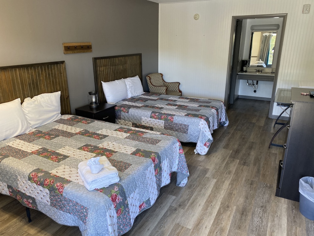 Double Room, 2 Double Beds, Non Smoking photo 3