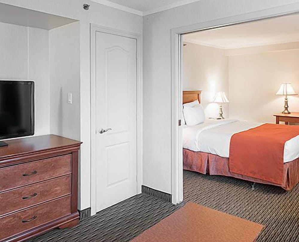 Standard Room, 1 Queen Bed with Sofa bed photo 2