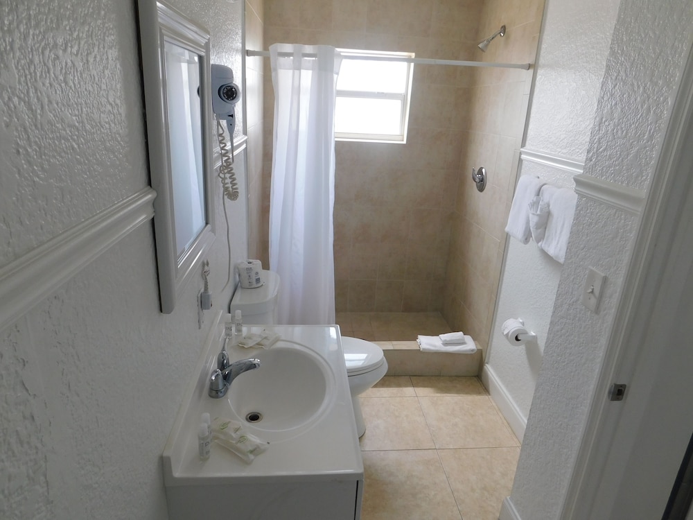 Premium Double Room, 2 Double Beds, Lanai (Kitchenette) photo 2