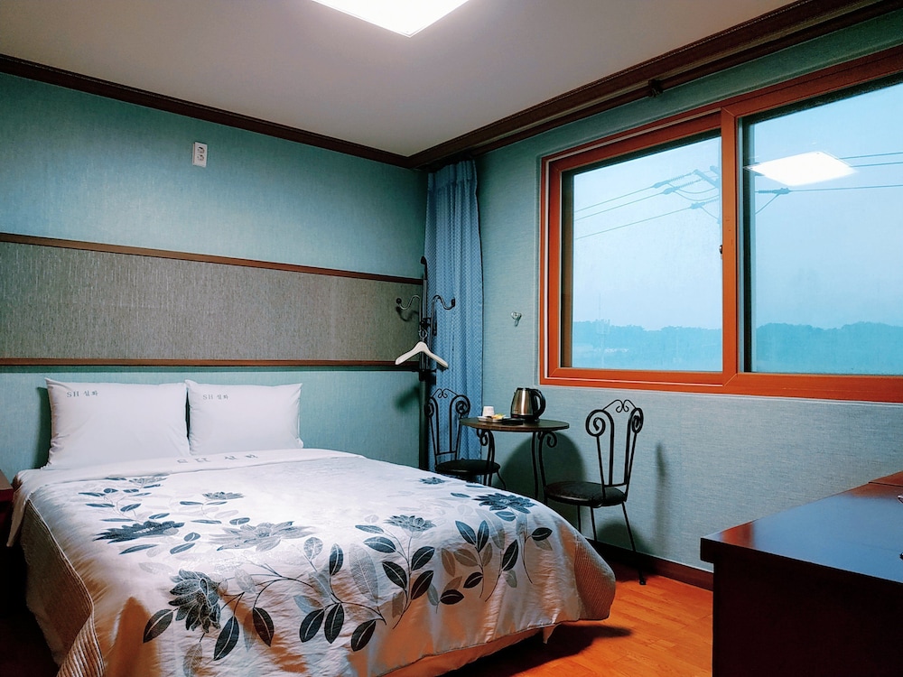 Standard Double Room photo 3