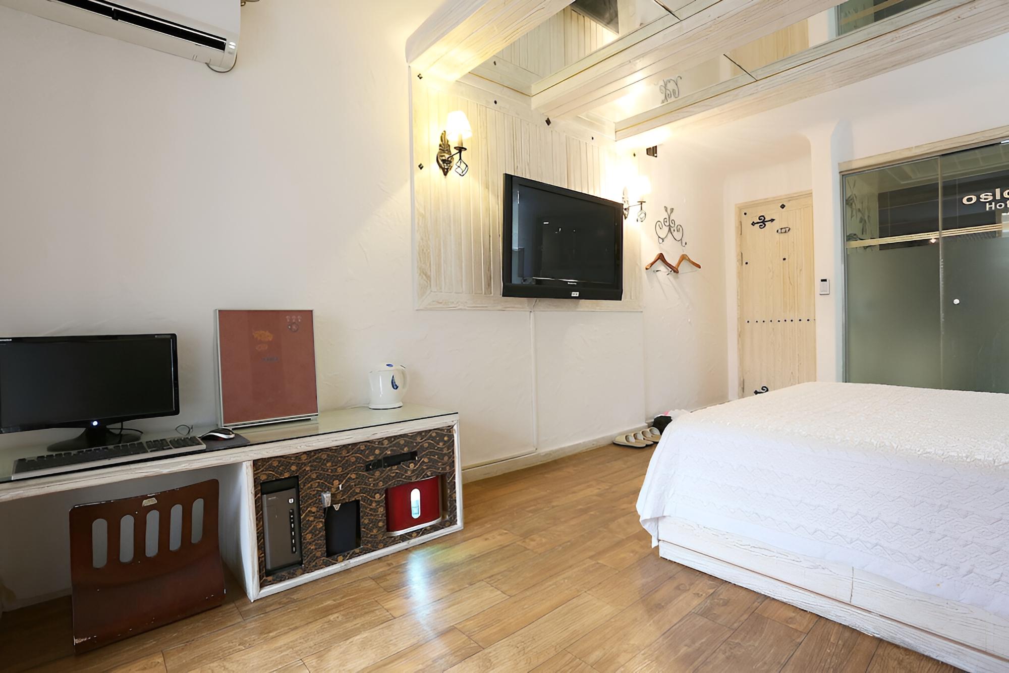 Room (Standard Room (Random Assignment)) - Photo 14