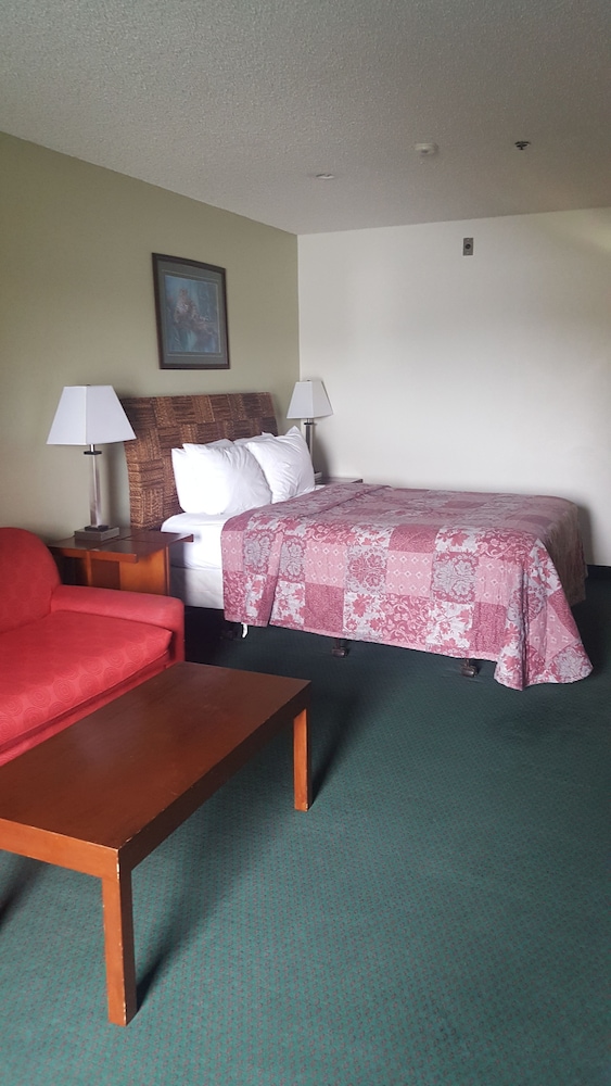 Deluxe Room, 1 Queen Bed photo 2