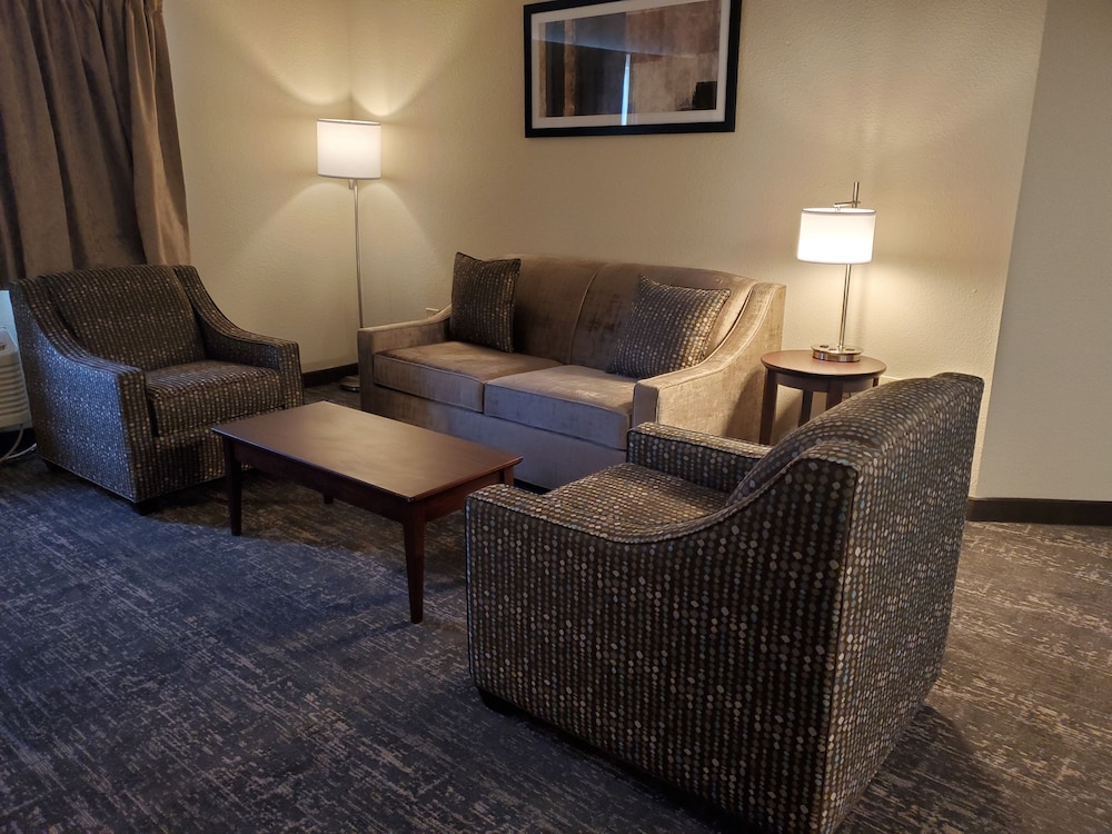 Suite, King Bed with Sofa bed, Non Smoking - Photo 5