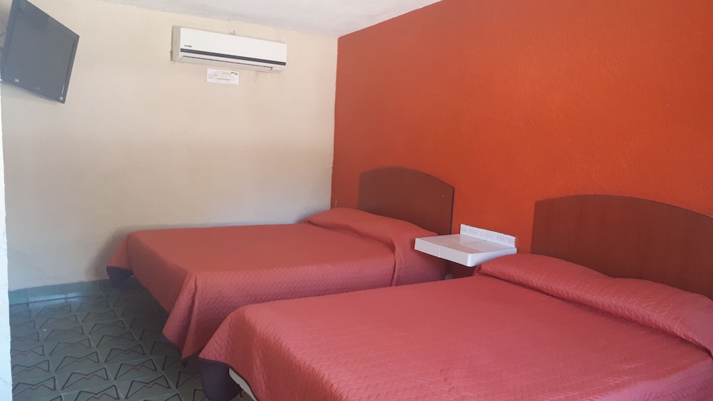 Standard Quadruple Room, 2 Double Beds photo 1