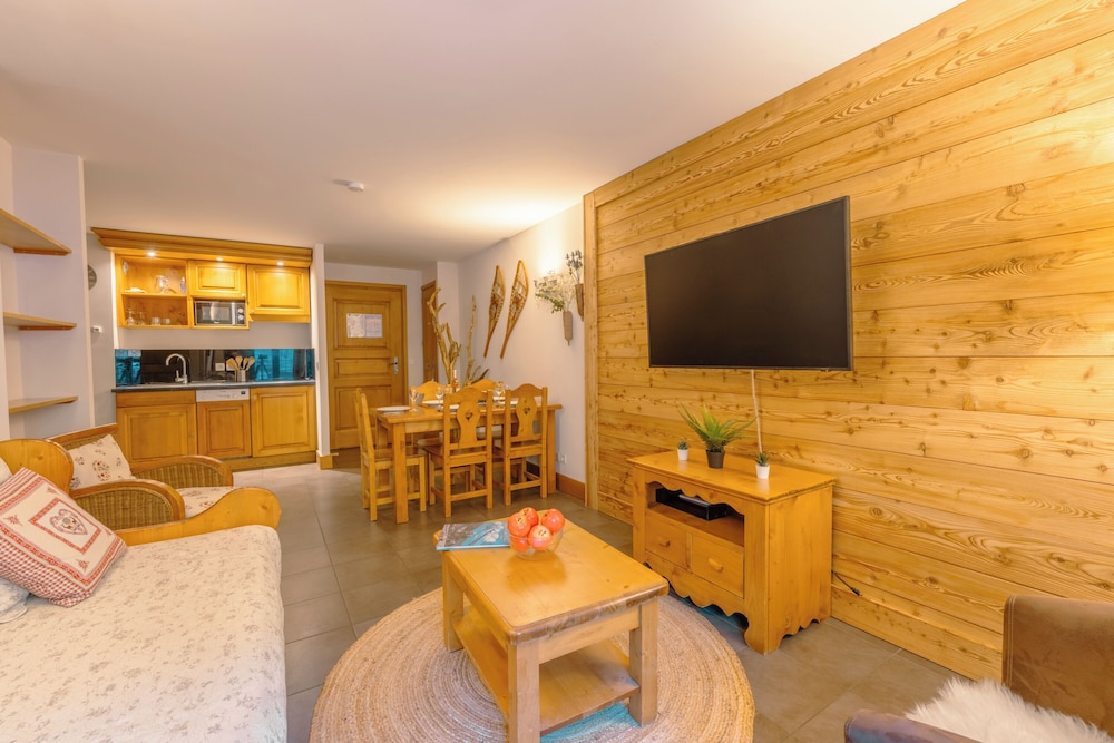 Family Apartment, Multiple Bedrooms (Vallorcine Loriaz 14 ski in / ski out)