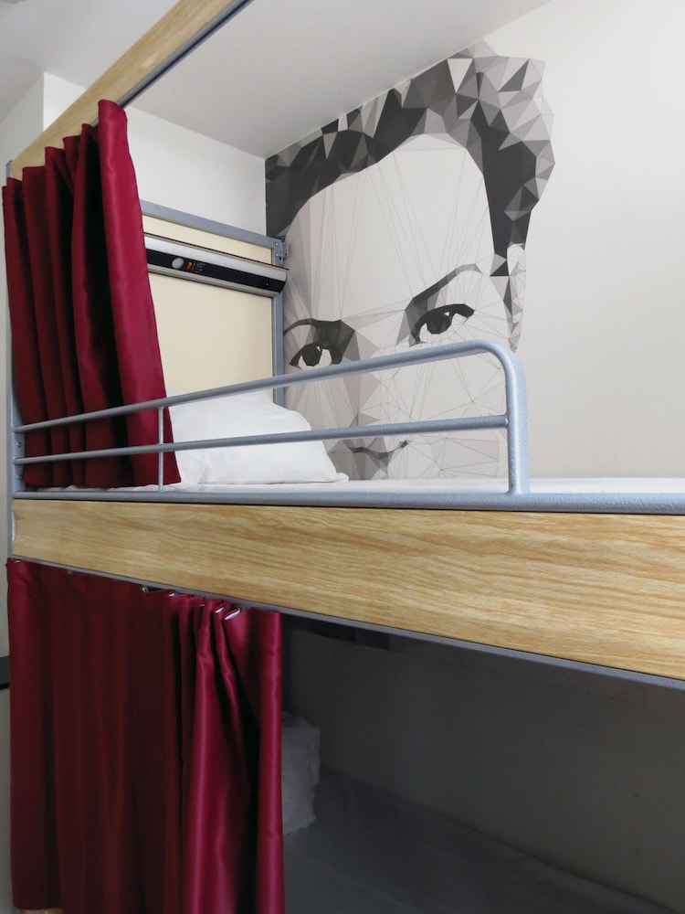 Twin Room, Private Bathroom (2 bunk beds ) photo 3