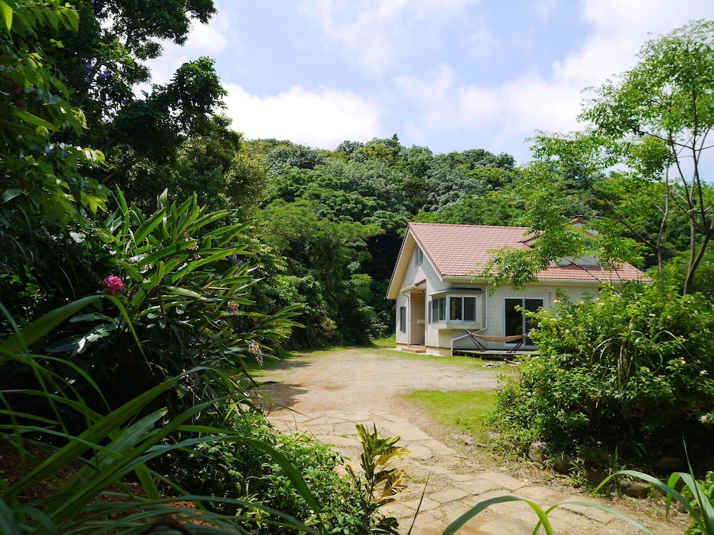 Private Vacation Home for 10 Guests photo 1