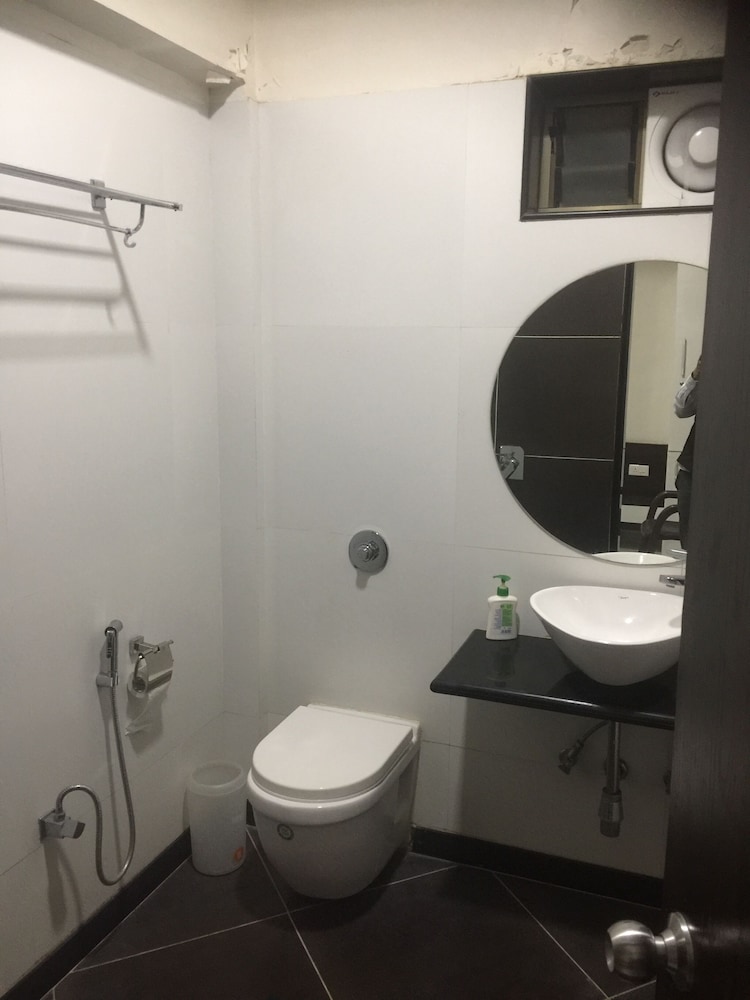 Executive Double Room - Photo 10