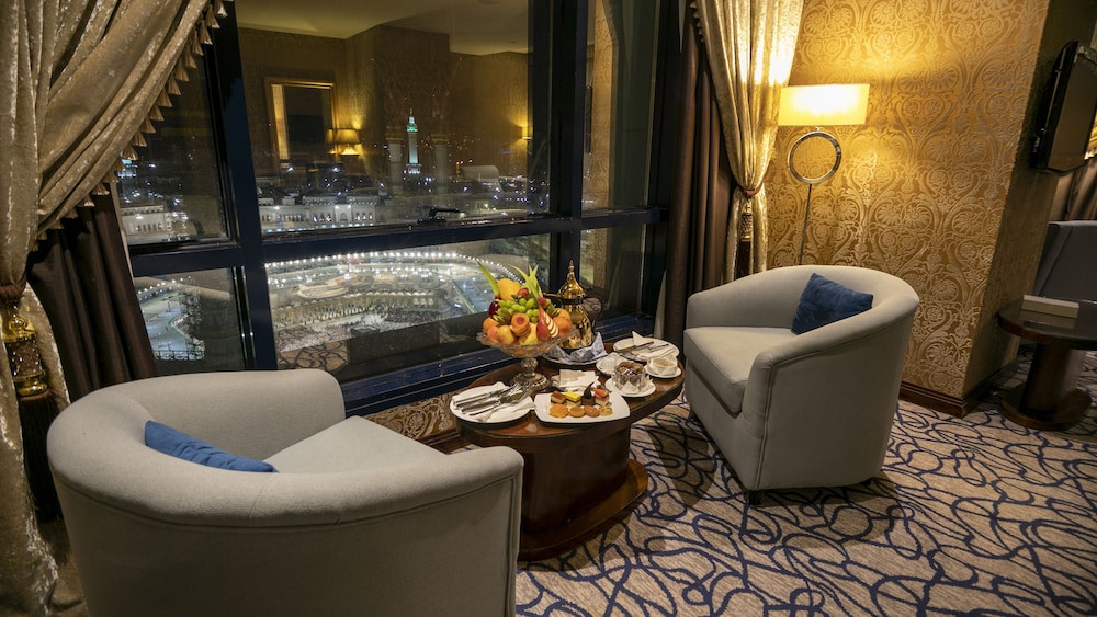 Deluxe Twin Room Kaaba View photo 2