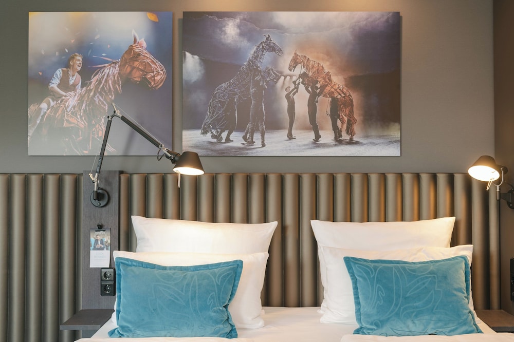 Standard Room, 1 Queen Bed photo 3