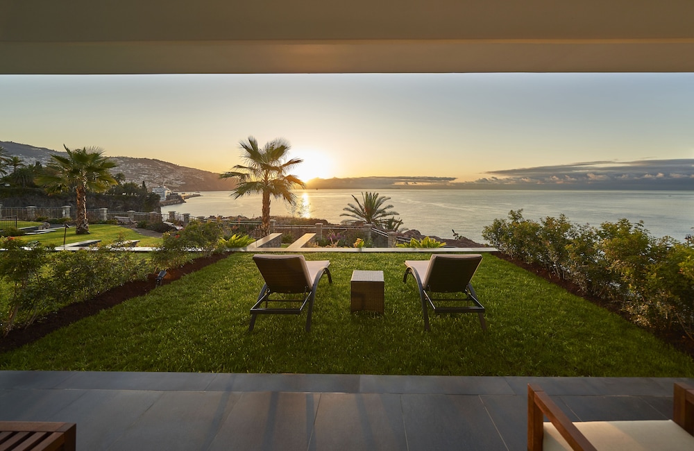 Suite, Sea View, Ground Floor - Photo 1