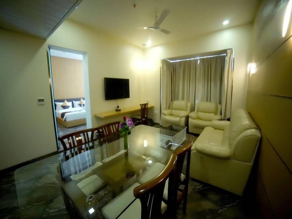 Royal Studio Suite