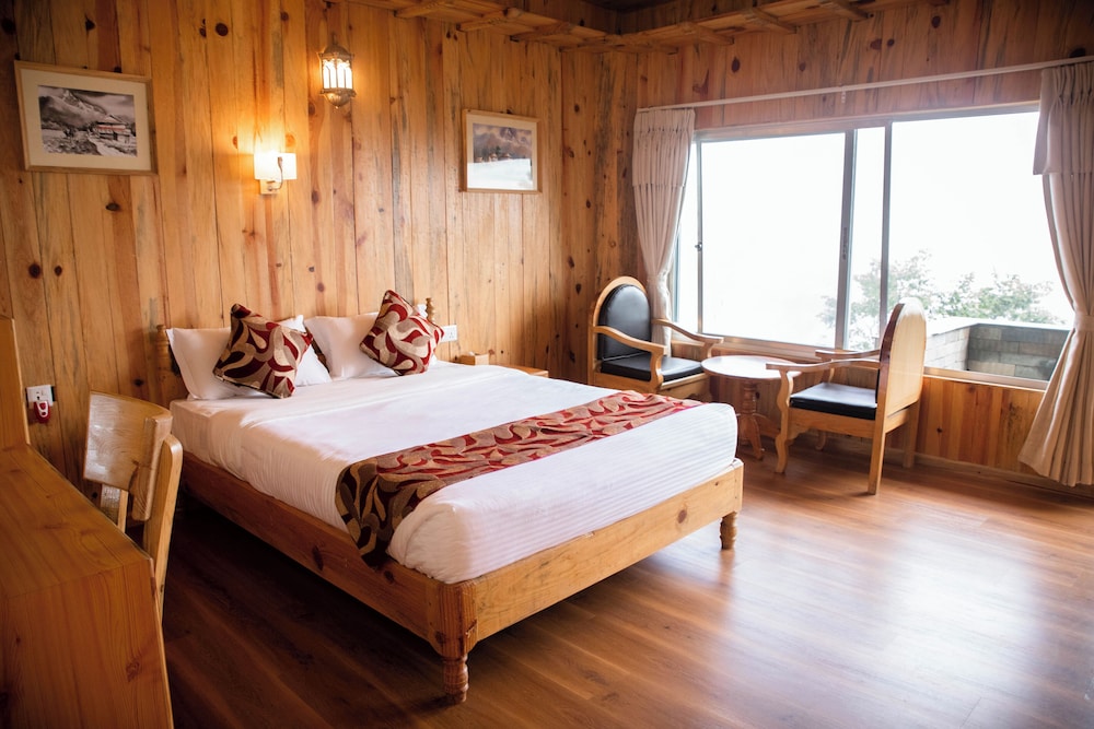 Deluxe Room, 3 Bedrooms, Non Smoking, Mountain View